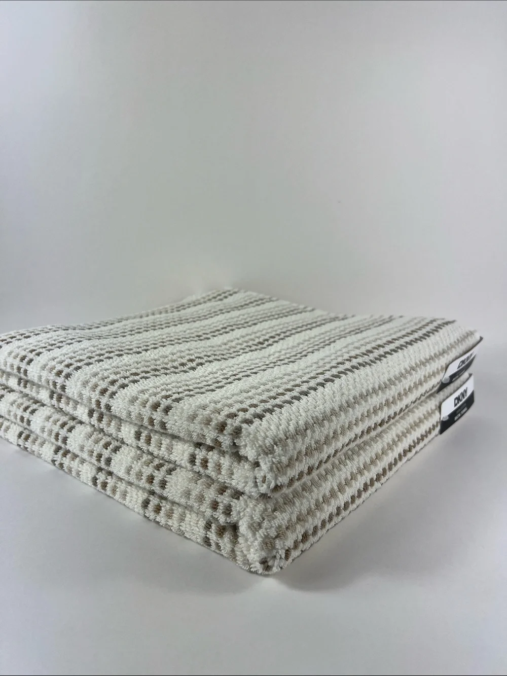 DKNY Bath Towels Cream & Taupe Waffle Weave Dots Soft 100% Cotton 2 Pc NEW
